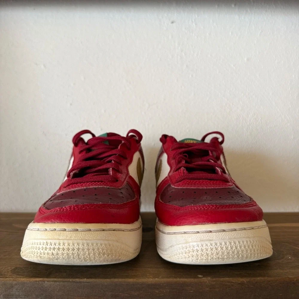 Nike Air Force 1 Low GS Christmas Sneakers Youth 5.5Y Team Red Gold DQ4709-600